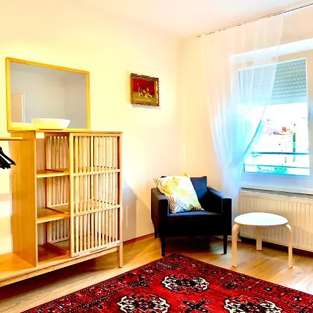 Elegant - By Nahuen Graz