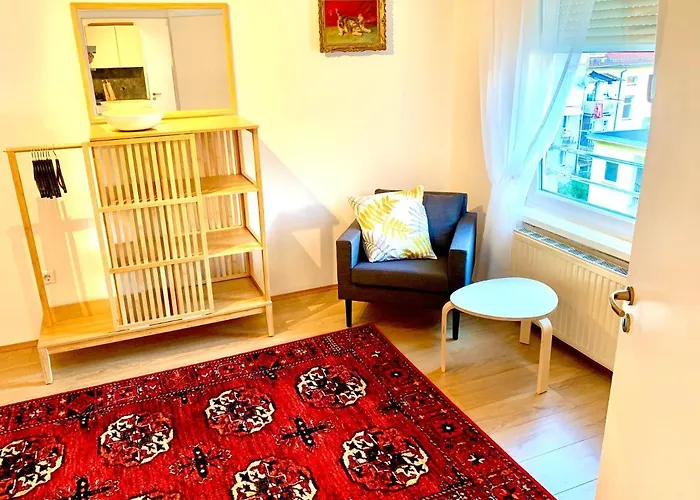 Elegant - By Nahuen Graz